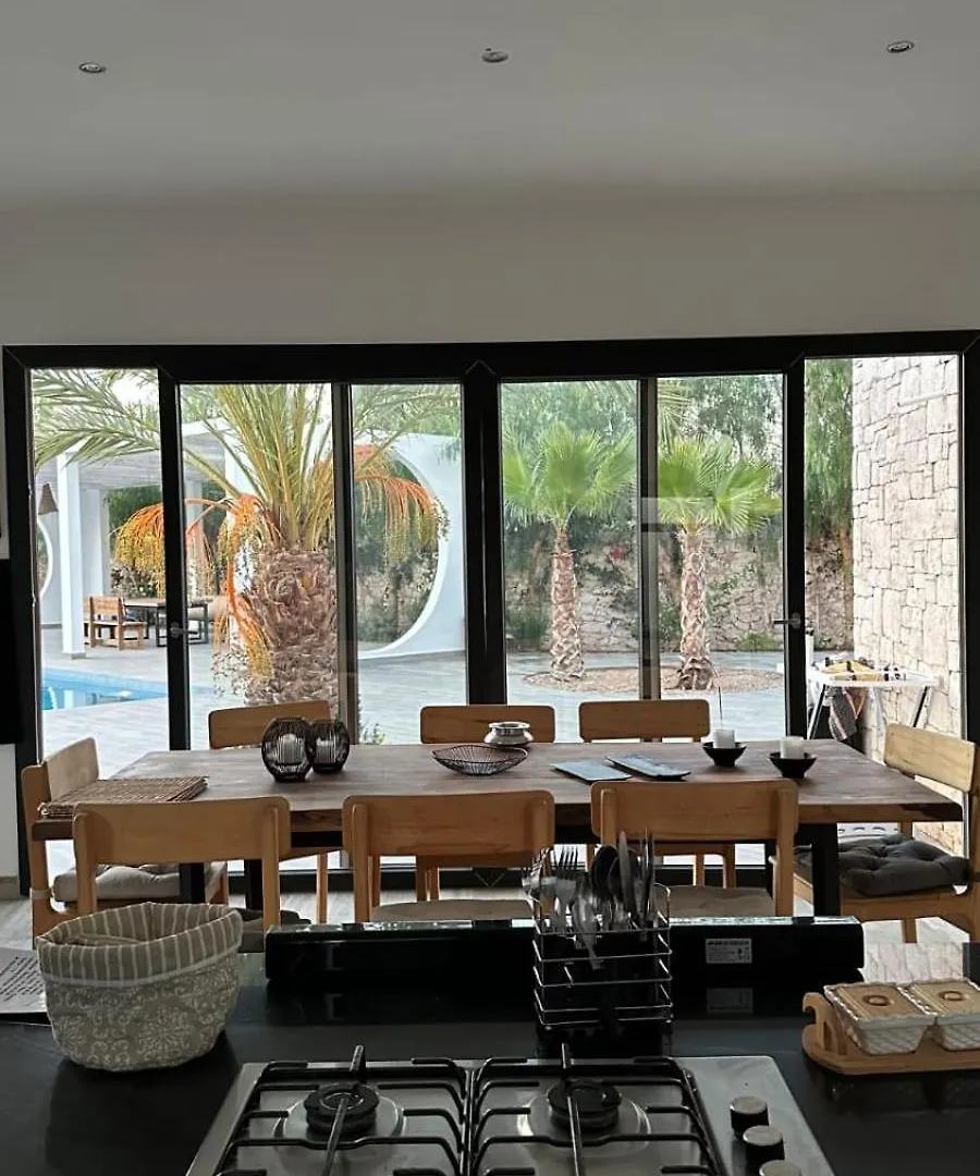 Villa Sab'S & Cam'S Garden 에사우이라